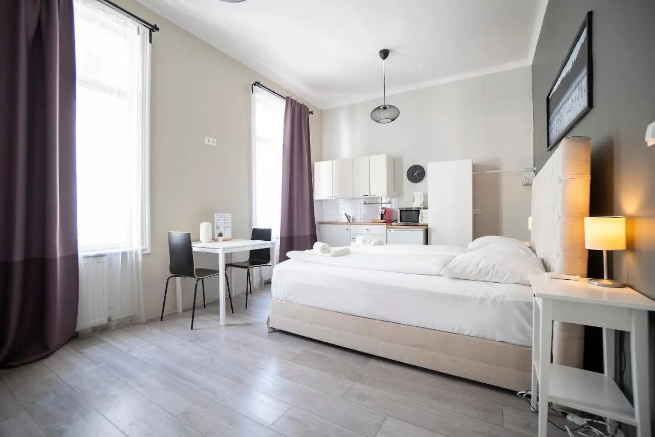 Bright ,Cozy , Central And Cute Studio In Viena Apartamento